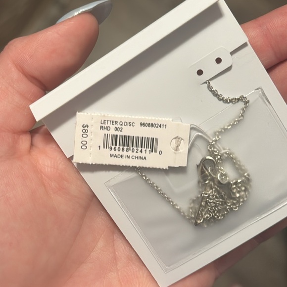 Kendra Scott Initial Necklace - Letter “Q” - Picture 3 of 3